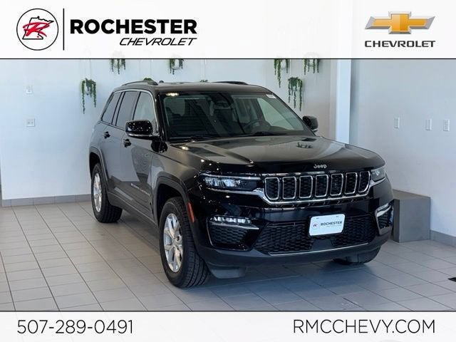 2023 Jeep Grand Cherokee Limited 4x4 in Black — front three-quarter view