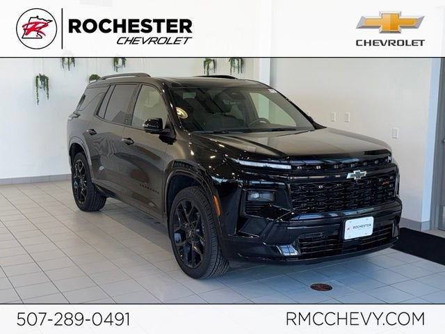 2025 Chevrolet Traverse RS in Mosaic Black Metallic — front three-quarter view