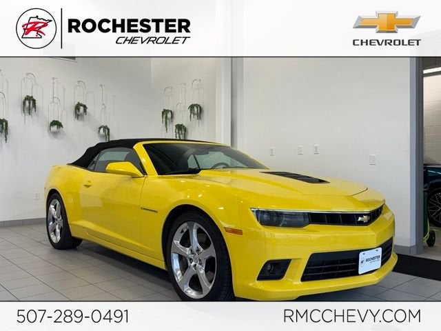 2015 Chevrolet Camaro SS in (Additional Charge - Premium Paint. Not Available On Z/28.) — front three-quarter view