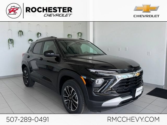 2026 Chevrolet Trailblazer LT in Mosaic Black Metallic — front three-quarter view