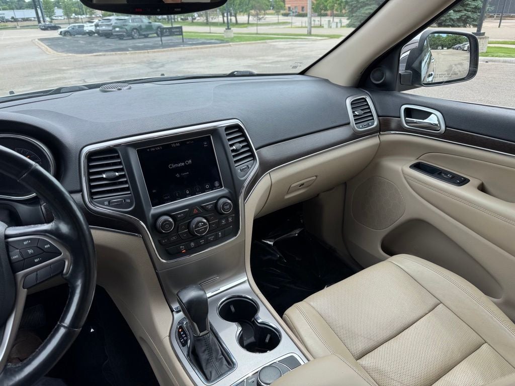 2018 Jeep Grand Cherokee — side profile view