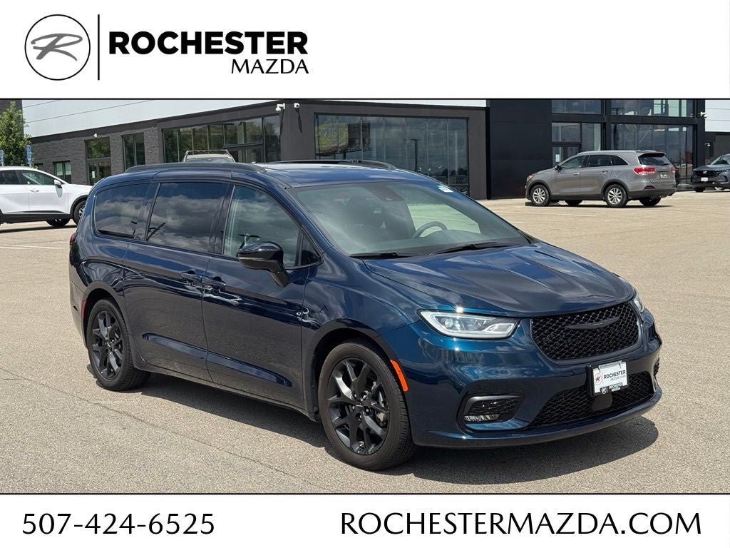 2025 Chrysler Pacifica Limited in Fathom Blue Pearlcoat — front three-quarter view
