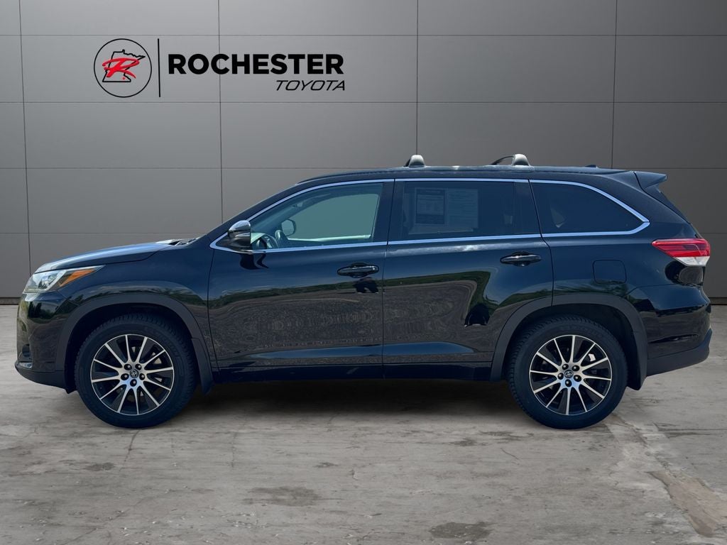 2017 Toyota Highlander — side profile view