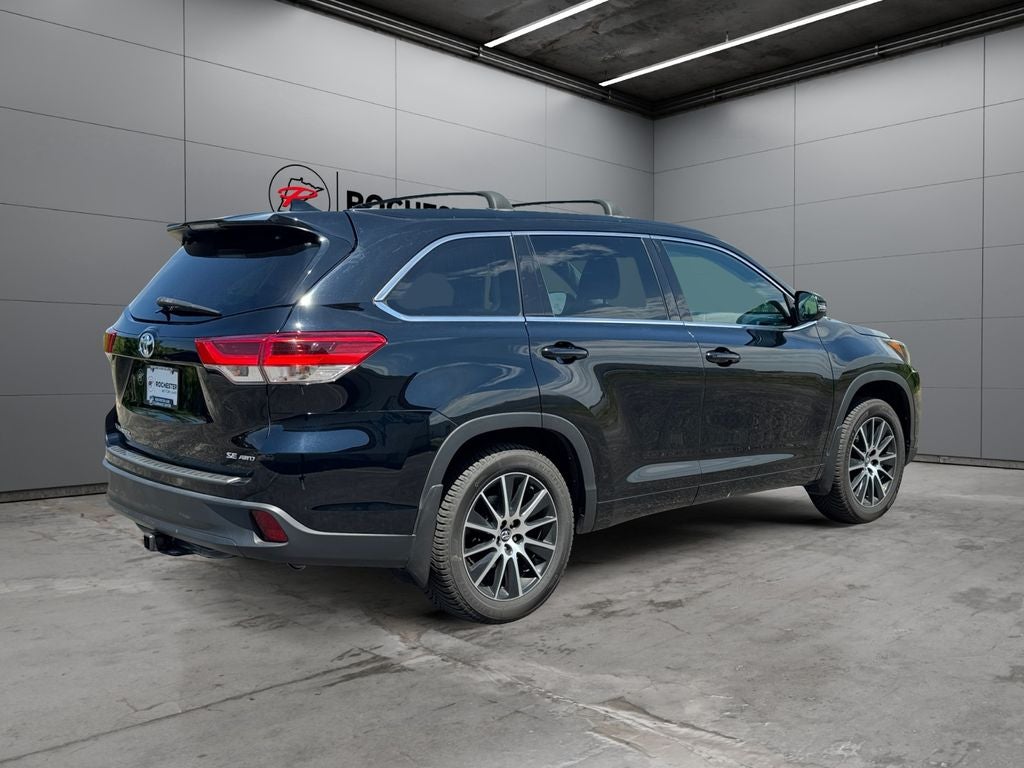 2017 Toyota Highlander — detail view