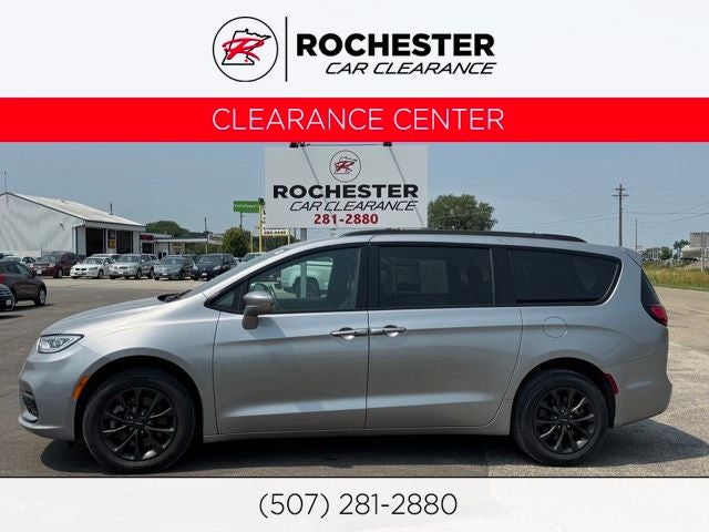 2021 Chrysler Pacifica Touring L in Billet Silver Metallic — front three-quarter view